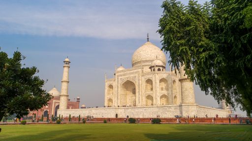 The mesmerizing Taj Mahal mausoleum complex in Agra, India