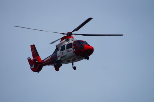 A Johanniter Unfallhilfe rescue helicopter leaves the Northwest Hospital in Frankfurt. The machine is mainly used for intensive care transports.