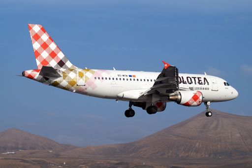 A Volotea Airlines Airbus A319 landing in Lanzarote