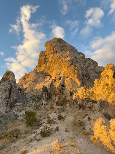 The Robbers Roost to spot stagecoaches moving south towards Los Angeles through the Antelope Valley