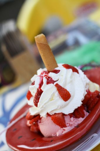 A yummy strawberry ice cream on a plate