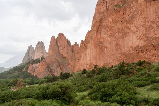 A picturesque view of the Garden of the Gods in Colorado Springs, USA.
