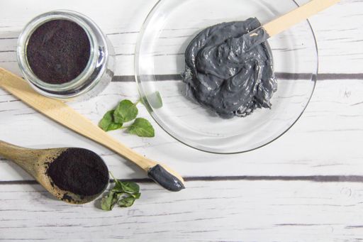 group of natural ingredients to prepare toothpaste with activated carbon.