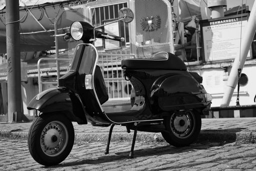 Vespa PX 80 built in 1994 in front of the old lightship
