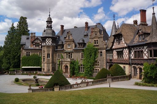 The castle hotel belongs to the University of Giessen, even though it is closer to Marburg in Ebsdorfergrund.
