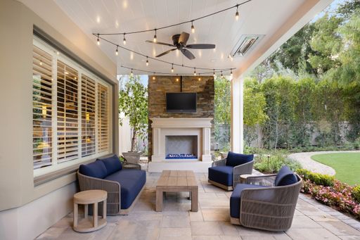 An exterior shot of a Luxury Home in Calabasas California
