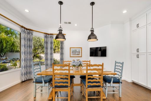 An interior shot of the kitchen of a Luxury Home in Calabasas California