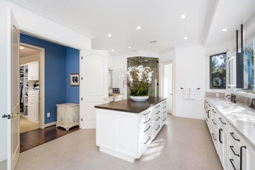 An interior shot of the kitchen of a Luxury Home in Calabasas California
