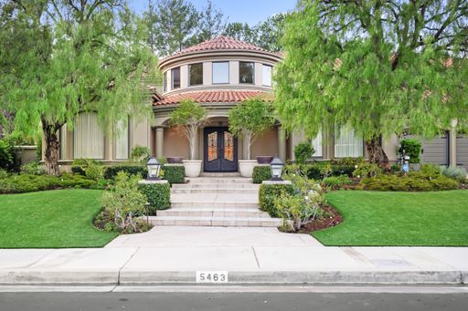 An exterior shot of a Luxury Home in Calabasas California