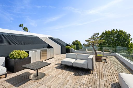 An exterior shot of a modern house in Los Angeles