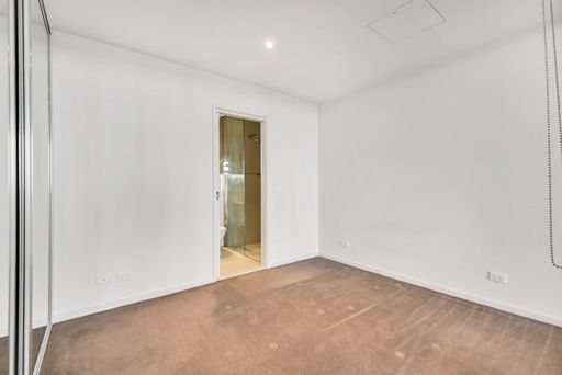 A white empty room in the apartment