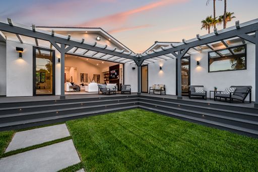 An outdoor seating area in a modern new construction home in Los Angeles