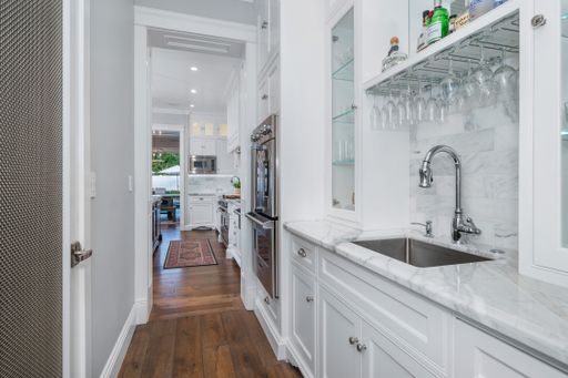 A modern kitchen in a newly constructed home in Encino, California