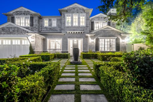 A new modern home in Encino, California
