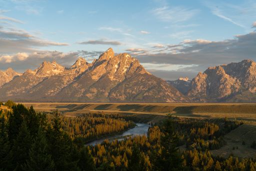 A beautiful shot of mountains and Jenny lake in Grand Teton National Park in Wyoming, USA