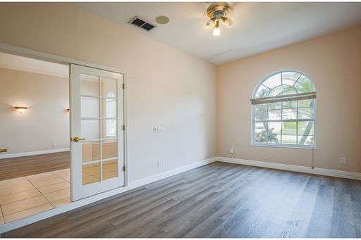 A spacious modern dining room without furniture in Orlando, Florida
