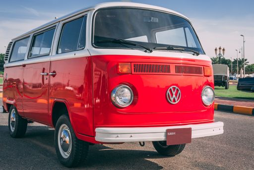 1970 Volkswagen bus mini van