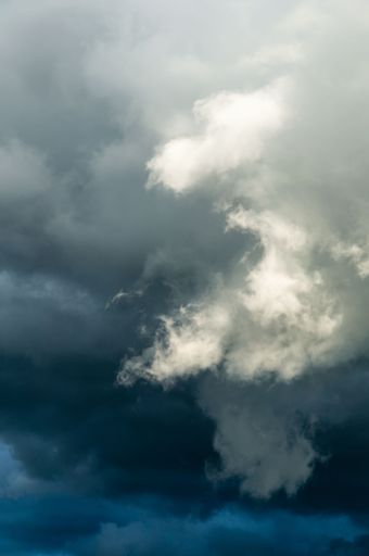 An impressive sky with gray weather clouds