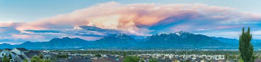 A panoramic shot of majestic Wasatch mountain range in Utah, the USA