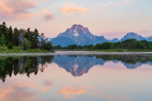 The sunrise at Oxbow Bend on the Snake River in Grand Teton National Park