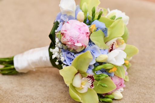 flower bouquet arrangements for wedding reception
