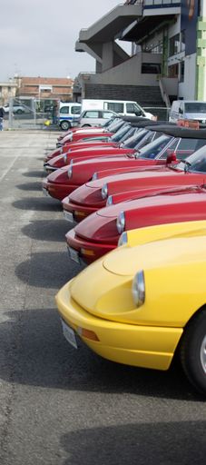 Alfa Romeo Spider Terza Serie on display at an auto show.