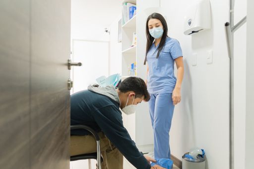 Dental clinic receiving patients with all biosafety measures. To provide the best care with care and responsibility.