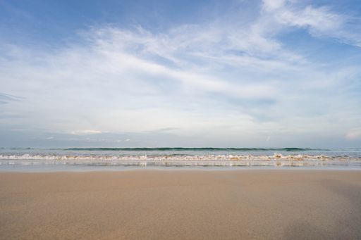 A mesmerizing view of a beautiful seascape under a blue sky