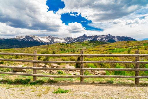 Scenic view of Colorado's landscape with mountains and clear skies