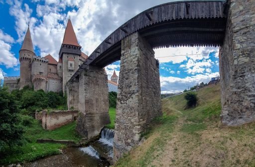 The castle was built in the 15th century by John of Hunedoara on a rock with an impressive architecture