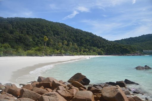 Beautiful postcard from Redang Island - Malaysia.
Almost a desert beach with incredible sand and colours.