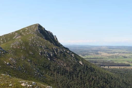 Lady Slipper mountain peak near Gqeberha, South Africa. This is a popular tourist attraction in the area.