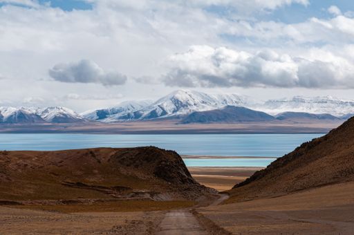 A mesmerizing view of the Sacred lake in Tibet