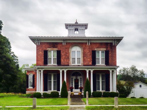 Beautiful classic American Foursquare home in a small upstate New York town