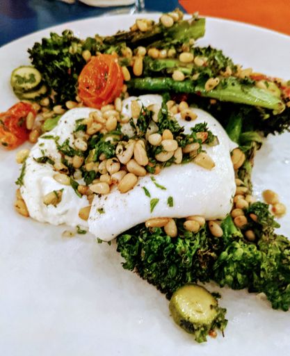 A vertical shot of tasty dinner with vegeta