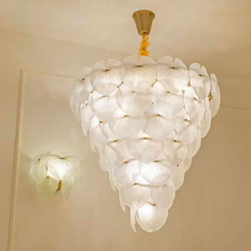 Transform your interiors with our Modern & Contemporary Chandeliers. Sleek designs, bold forms, and sophisticated lighting to create the perfect state