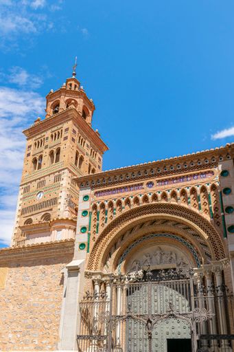 A vertical shot of the Cathedral of Santa Maria in Tarragona, Spain