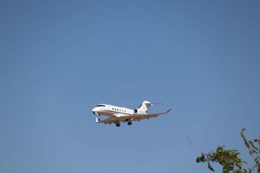 NetJets Bombardier Challenger 350 landing at San Jose airport from Chicago O'Hare