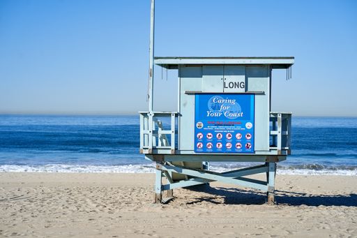 A lifeguard stand in Hermosa Beach Strand. Southern California, US