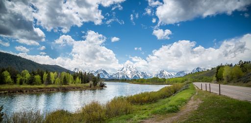 A scenic view of the "Snake River Overlook" and Grand Teton in Yellowstone National Park, Wyoming