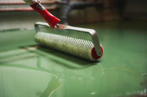 An epoxy flooring tools, preparation, and application of epoxy resin green