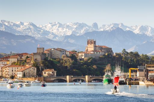 A beautiful view of the famous tourist town of San Vicente de la Barquera on a sunny day