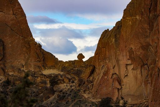 A view of an interesting rock formation at Smith Rock State Park, Oregon