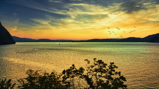 A scenic sunset over lake Lucerne in Switzerland
