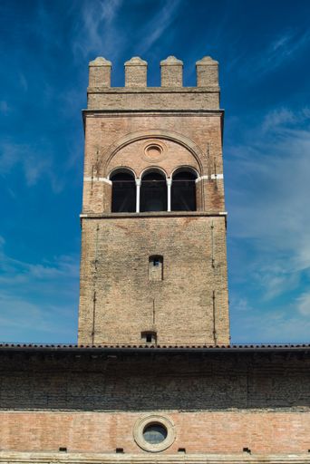 A low angle shot of Palazzo Re Enzo in Bologna, Italy.