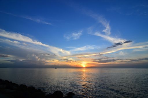 A beautiful seascape of Manila Bay during the sunrise