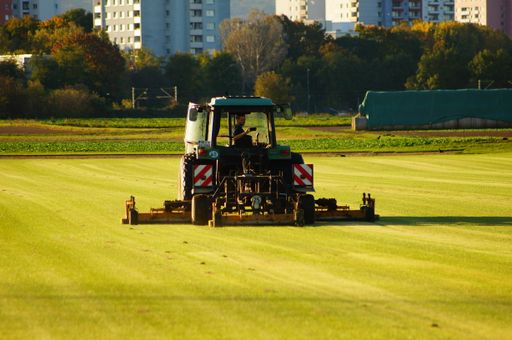 A farmer tends his turf field. The cultivation of grass is rare in Hesse and possibly an interesting niche for agriculture.