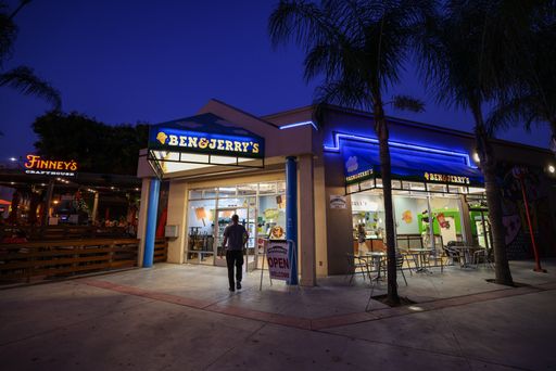 The facade of a Ben and Jerrys store in Burbank City.