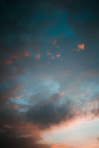 A vertical shot of the beautiful sky during sunset.