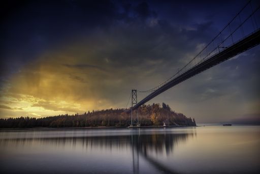 The Lions Gate Bridge during the sunset in Vancouver
